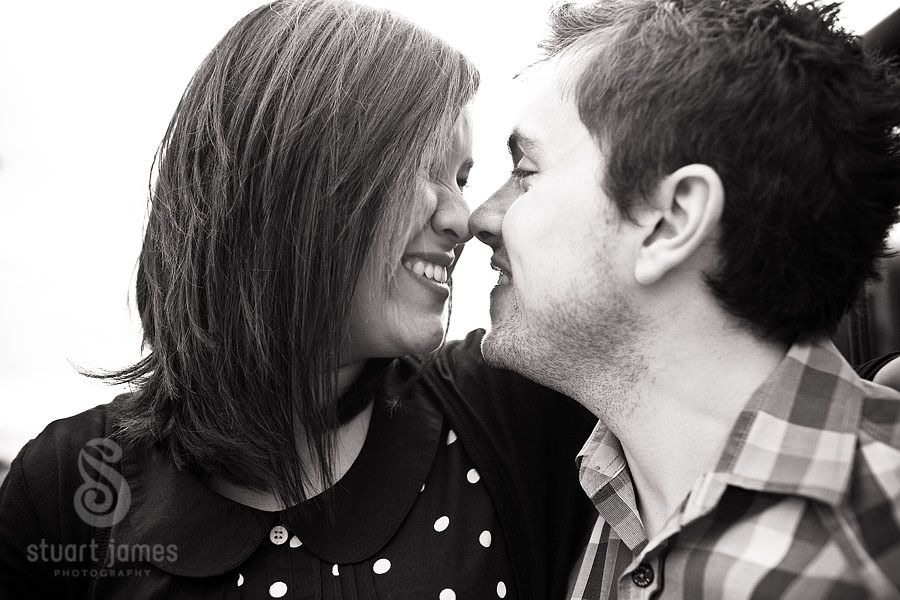 gemma-adrian-relaxed-modern-portrait-engagement-session
