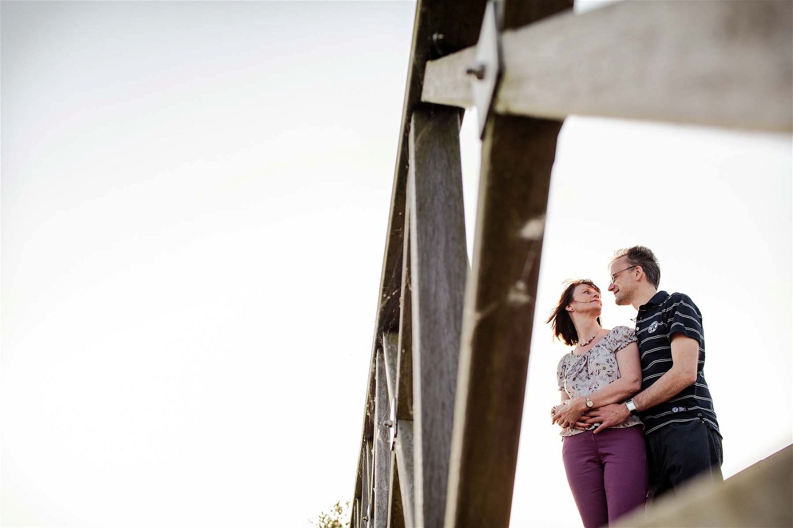 Utilising the setting of Barton Marina in Burton upon Trent for a relaxed evening engagement portrait session with Derbyshire Reportage Wedding Photographer Stuart James